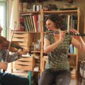 Dan Ross, luthier, fabrique des violons à Plounéour-Ménez
