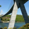 Le long du pont de Térénez en presqu’île de Crozon